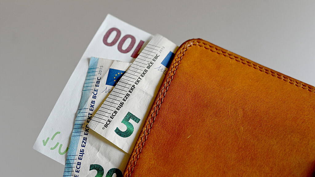 Heimische CEOs zurückhaltend bei Gehaltsanpassungen