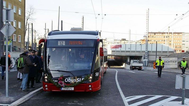 Nelböckviadukt und Linie 12