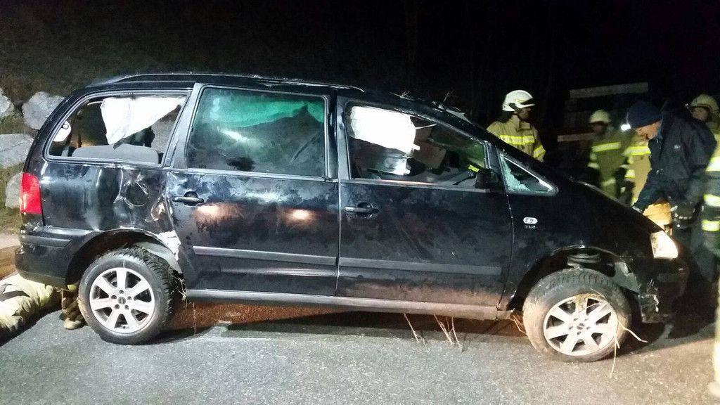Pkw stürzt in Bramberg ab