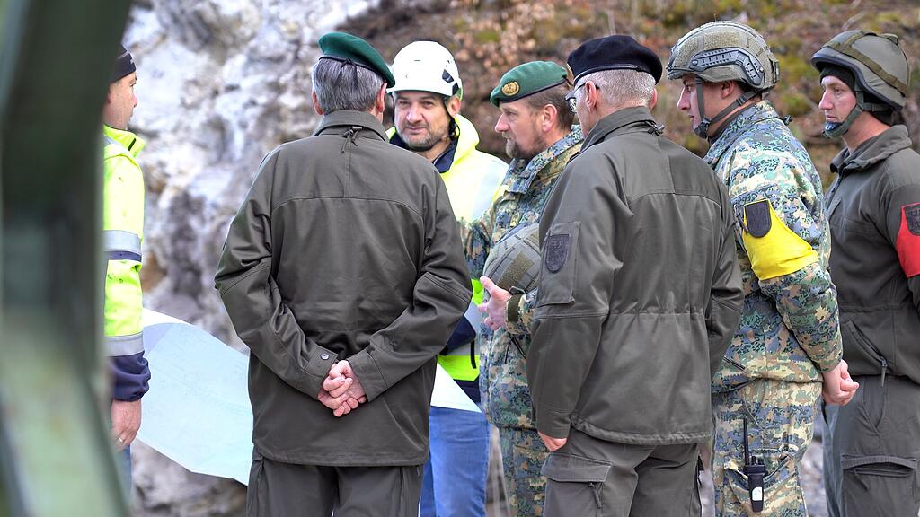 Hunderte Soldaten bauen Brücken in Annaberg-Lungötz