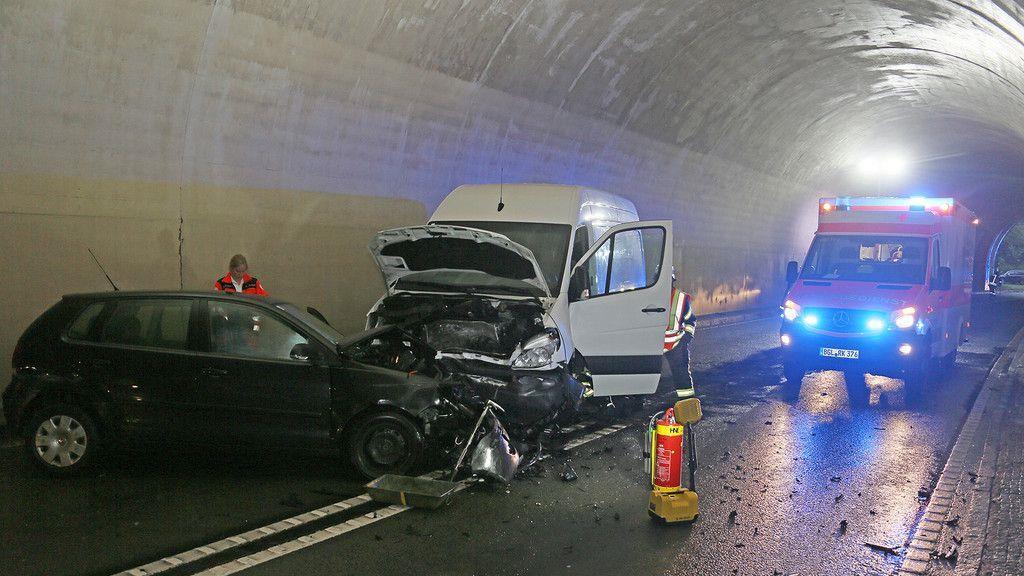 Frontalcrash im Antoniberg-Tunnel