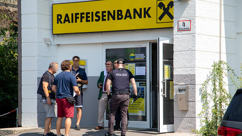 Bank\u00fcberfall in Liefering