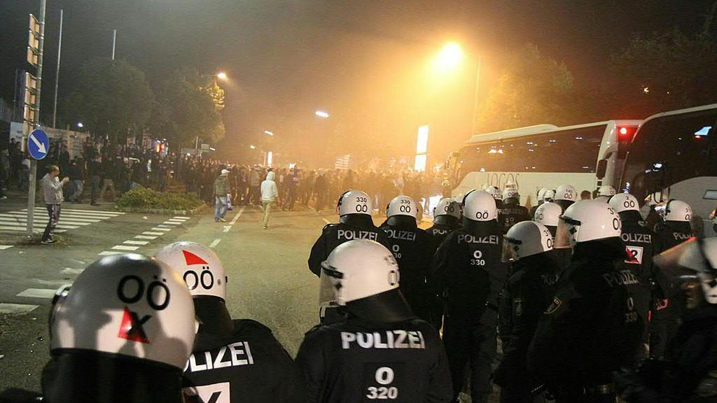 Straßenschlacht nach Match