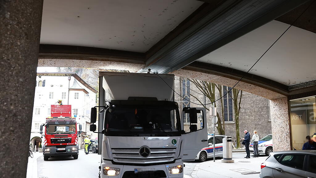 Obus-Leitung in Münzgasse gerissen