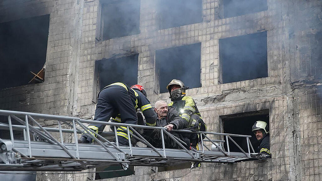 Ukraine-Krieg Tag 19: Brand Hochhaus Kiew