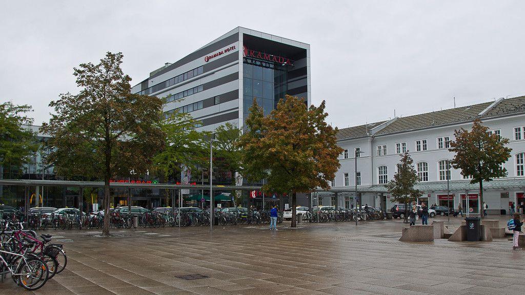 Bänke am Hauptbahnhof entfernt