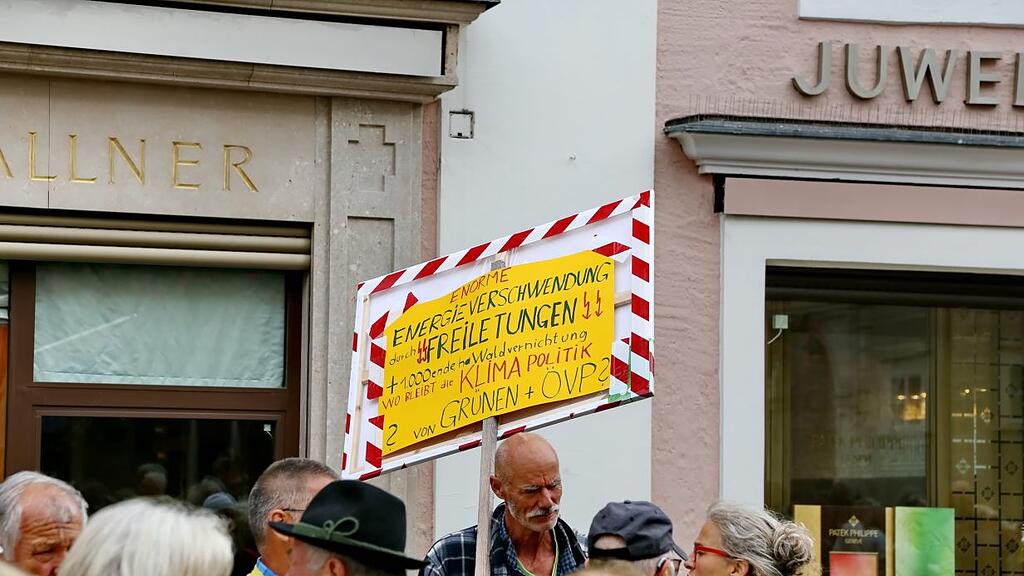 Salzburg fairantworten: Demo gegen Flächenverbrauch