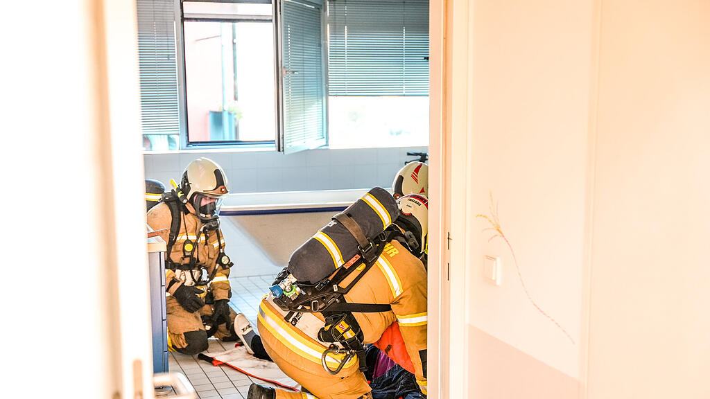 Feuerwehr \u00dcbung im Thalgauer Seniorenheim