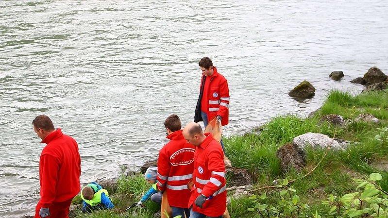 Reinigung der Salzachufer