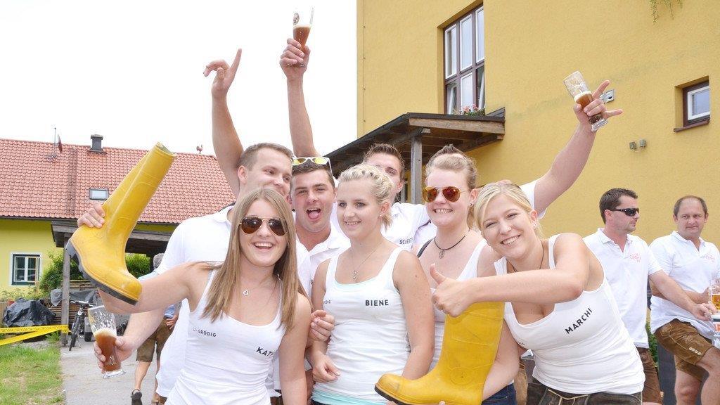 Stiefelweitschmeißen in Fürstenbrunn