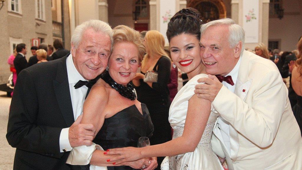 Salzburger Festspielball, III