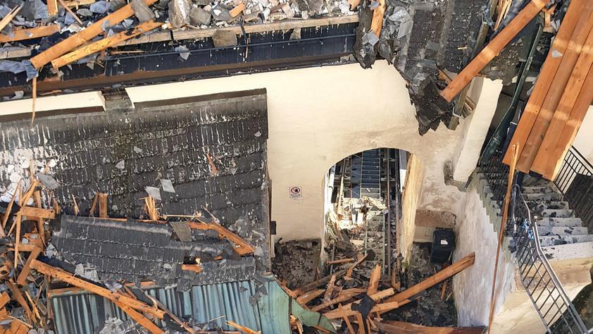 Sturm beschädigt Festung