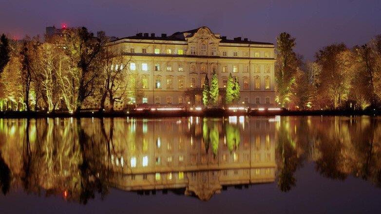 Lagerfeld-Show: Hell erleuchtetes Schloss Leopoldskron