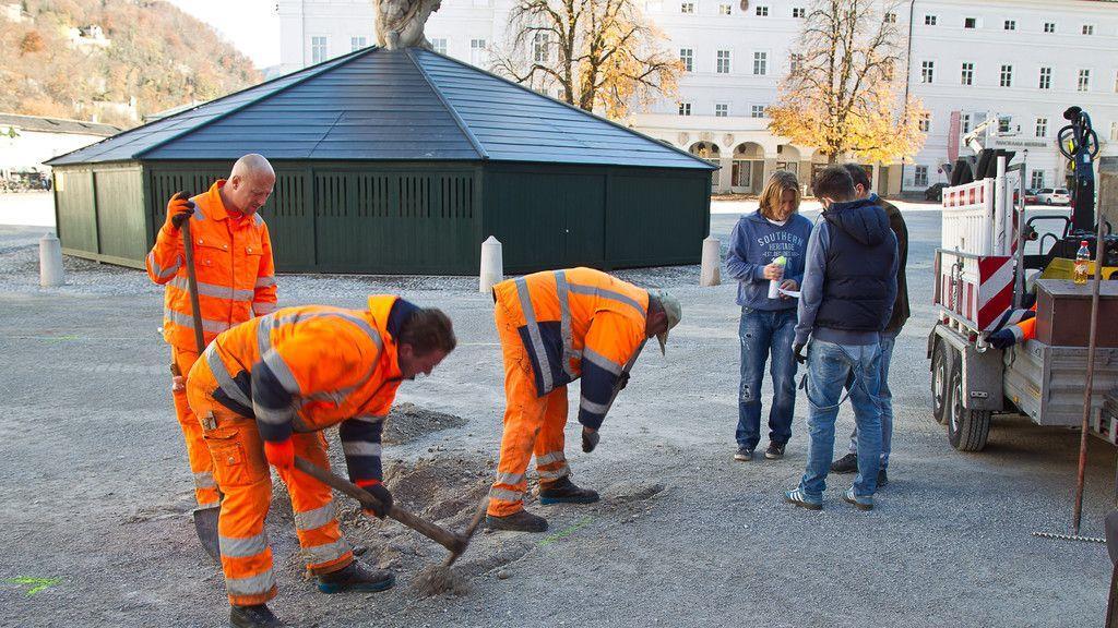 Salzburger Christkindlmarkt wird aufgebaut