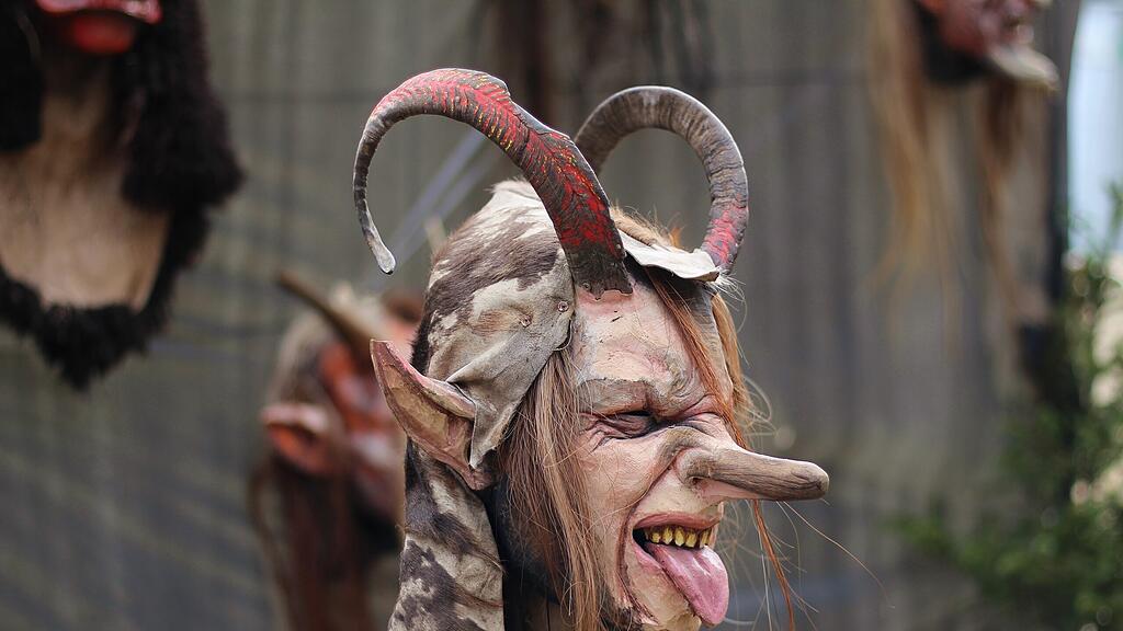 Maskenausstellung "Grossarler Gschlacht"