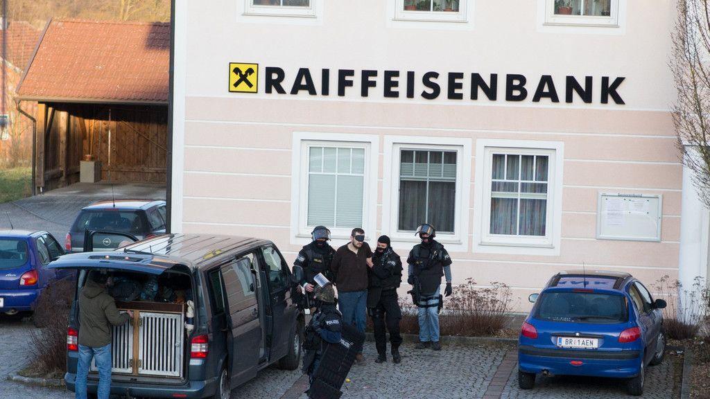 Moosdorf: Verwirrter Bankräuber wird festgenommen