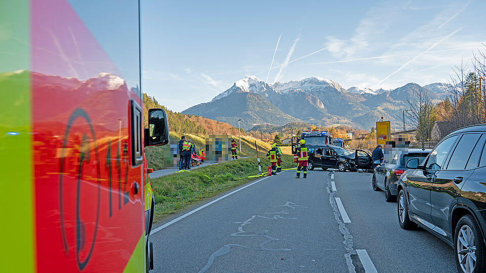Zwei Schwerverletzte bei Crash in Bischofswiesen