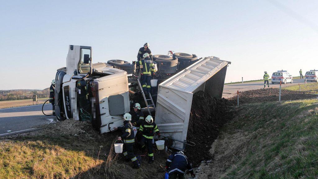 Lkw-Unfall in Moosbach bei Mauerkirchen