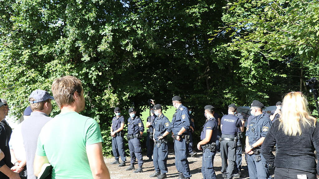 Polizeigro\u00dfeinsatz in Bad Vigaun