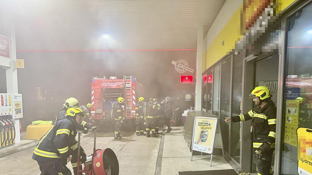 vermeintlicher Tankstellen-Brand in Tiefgraben