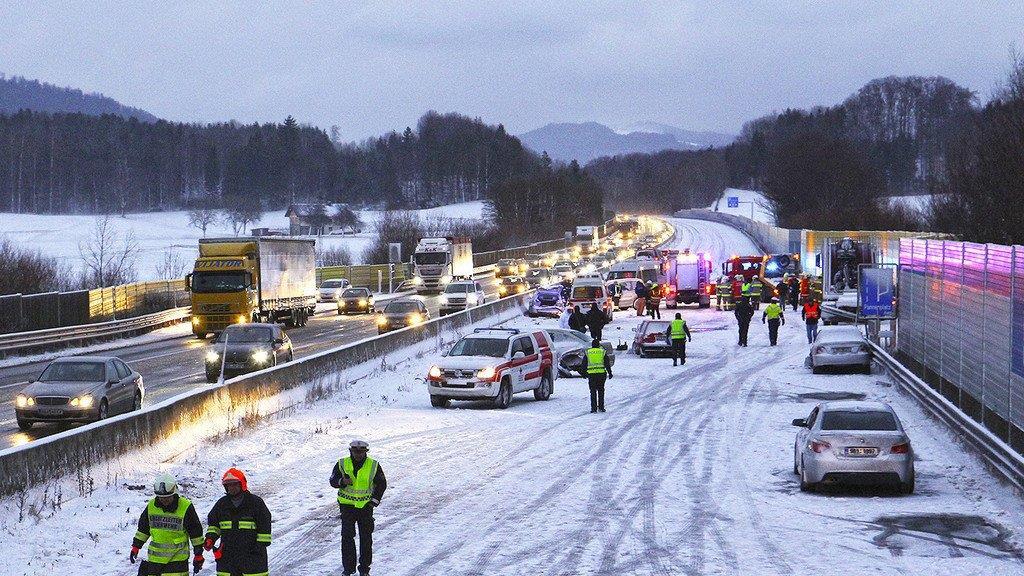 Massenkarambolage auf A1