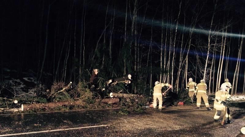 Sturm fegt über Salzburg: Feuerwehr St. Gilgen im Einsatz