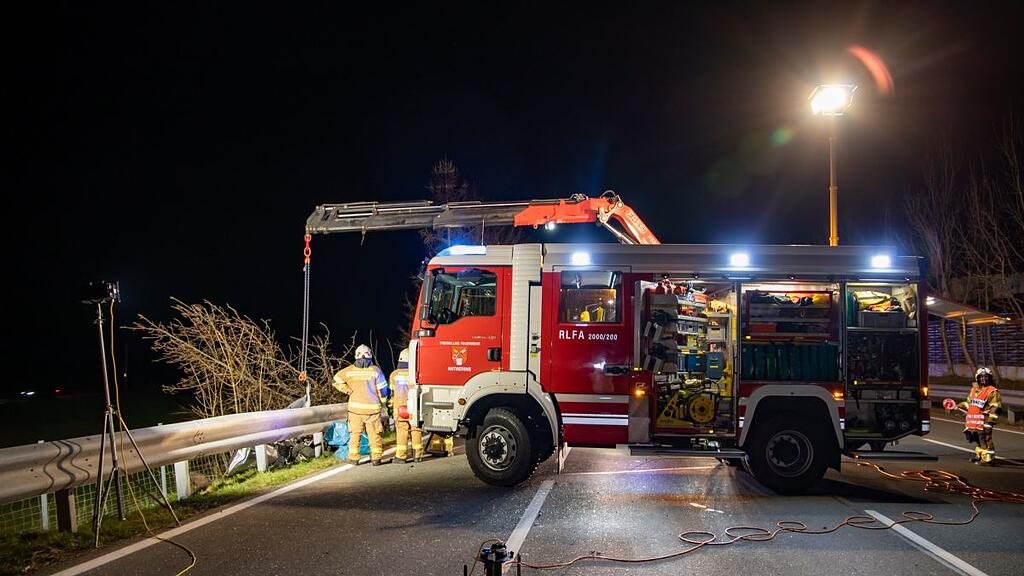Drei Tote bei Crash nahe Anthering