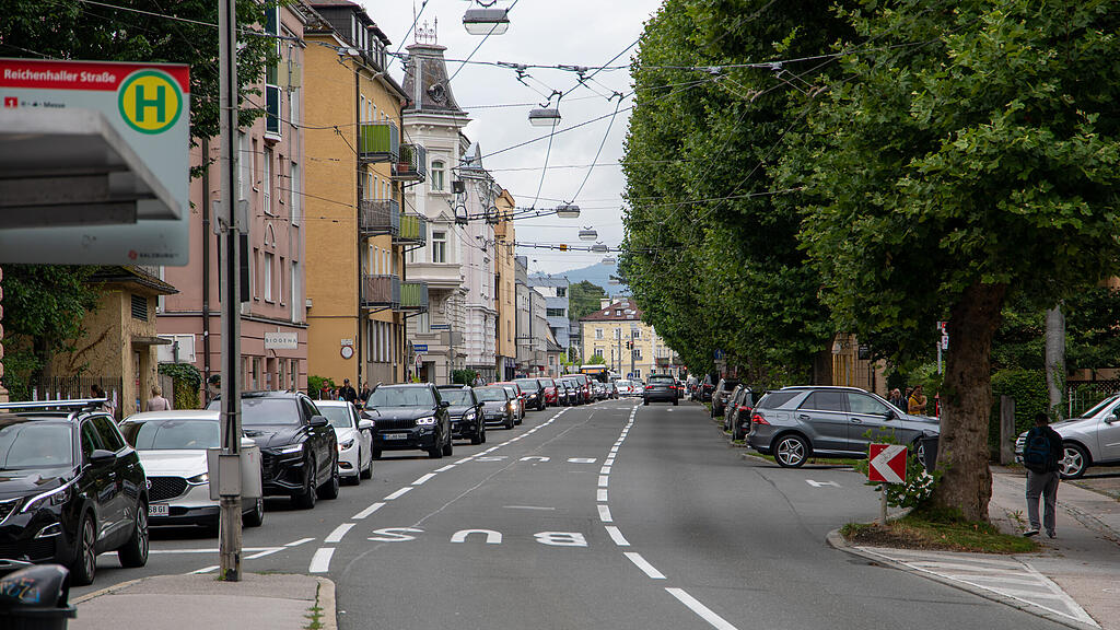 Touristen in Salzburger Altstadt