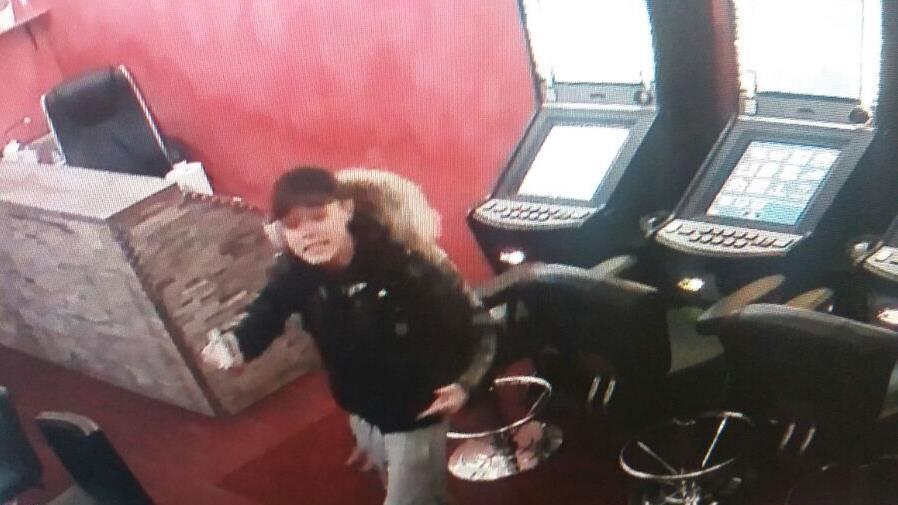 Überfall in Elisabeth-Vorstadt: Bilder der Überwachungskamera