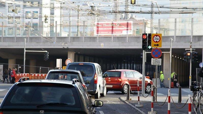 Nelböckviadukt und Linie 12