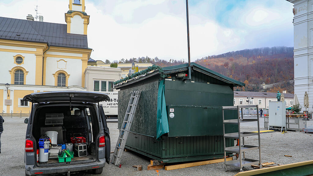 Aufbau Christkindlmarkt II