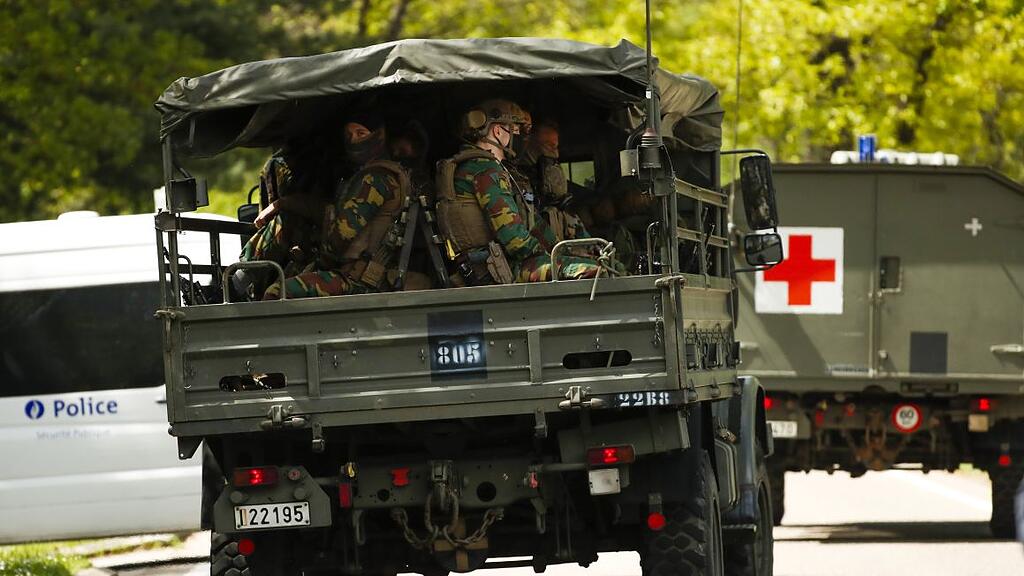 Belgien jagt bewaffneten Soldaten