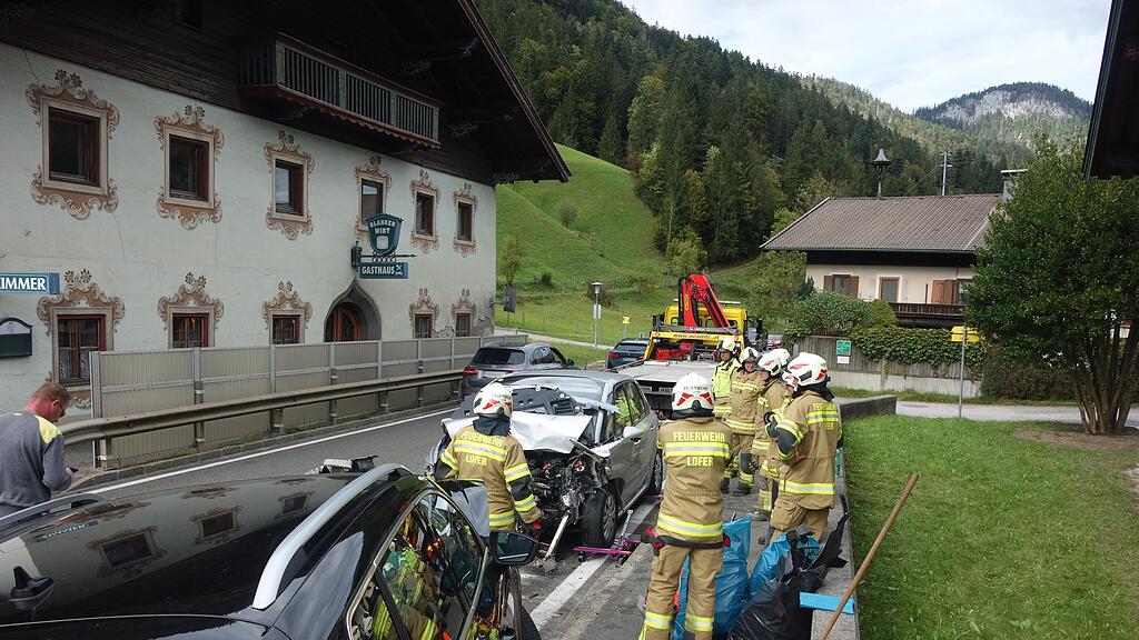 Fünf teils schwer Verletzte bei Crash auf B178 in Lofer