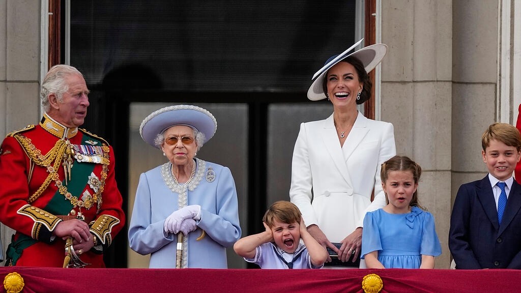 Queen feiert 70 Jahre Thronjubil\u00e4um