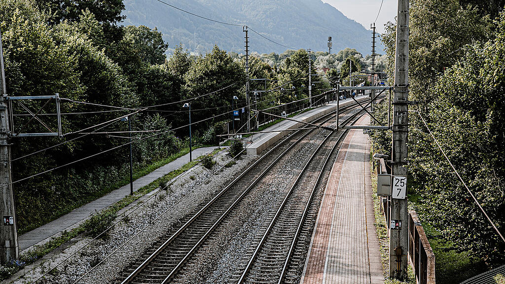 SB, Schienen, Gleise, Zug, Bahnhof.jpg