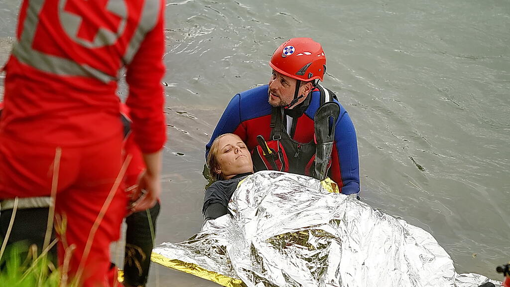 Wasserrettung, Rotes Kreuz, \u00dcbung
