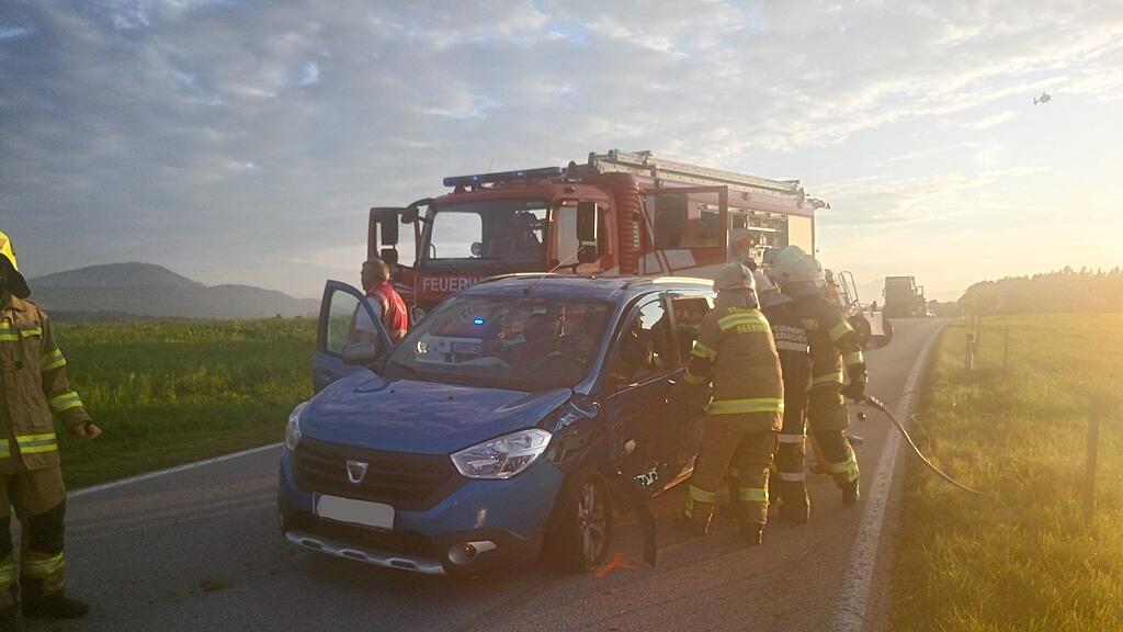 Im Einsatz standen die Feuerwehr Seekirchen mit dem Löschzug Wirthenstätten und die Feuerwehr Eugendorf.