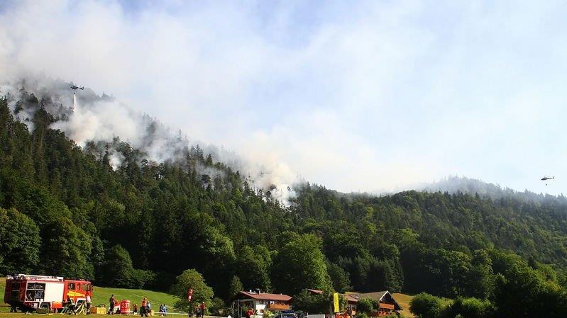 Löscharbeiten am Thumsee