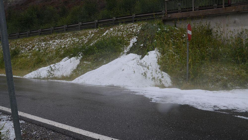 Was tun, wenn ein Gewitter während der Autofahrt aufzieht?