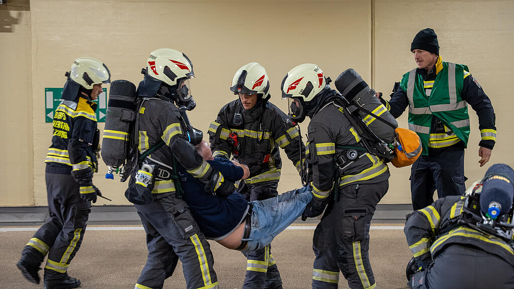Große Einsatzübung im Lieferinger-Tunnel