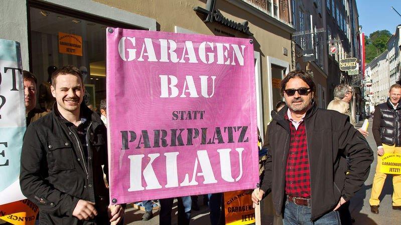 Demos vor dem Rathaus I