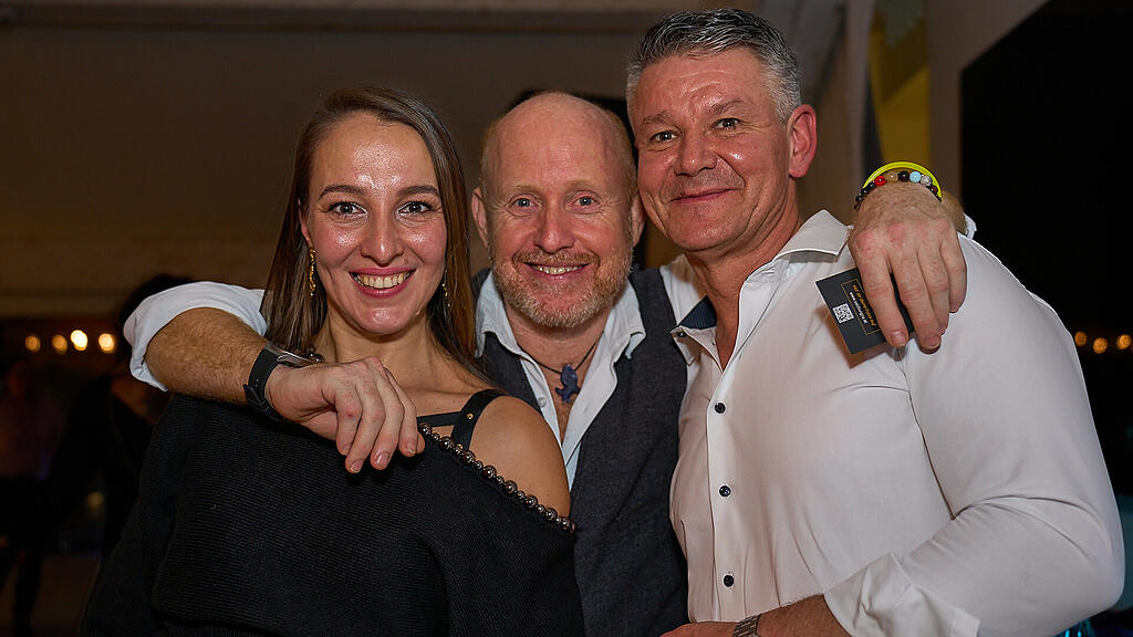 \u00dc30 DE LUXE SINGLE PARTY