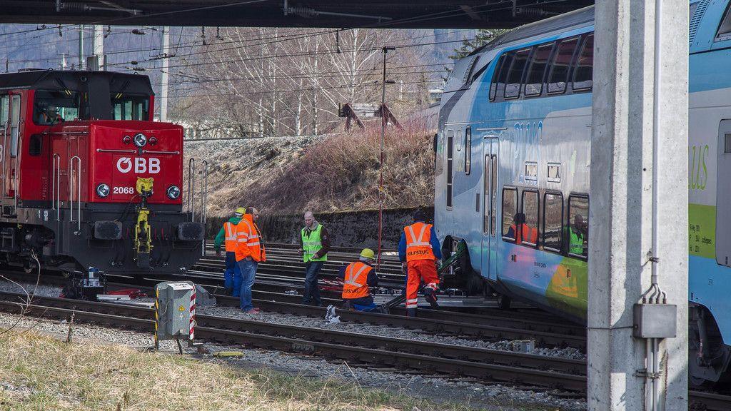 Zuggarnitur am Salzburger Hauptbahnhof entgleist II