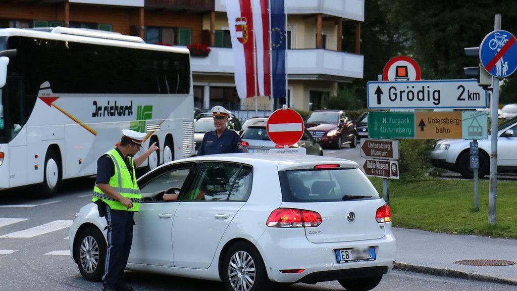 Straßensperre durch Grödig