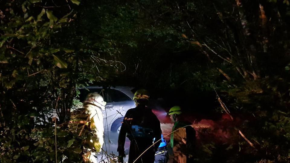 Pkw stürzt in Fuscher Ache