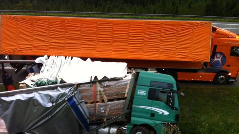 Lkw-Bergung auf A10