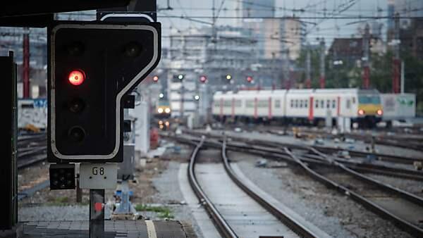 Weiter alle Zeichen auf Stopp