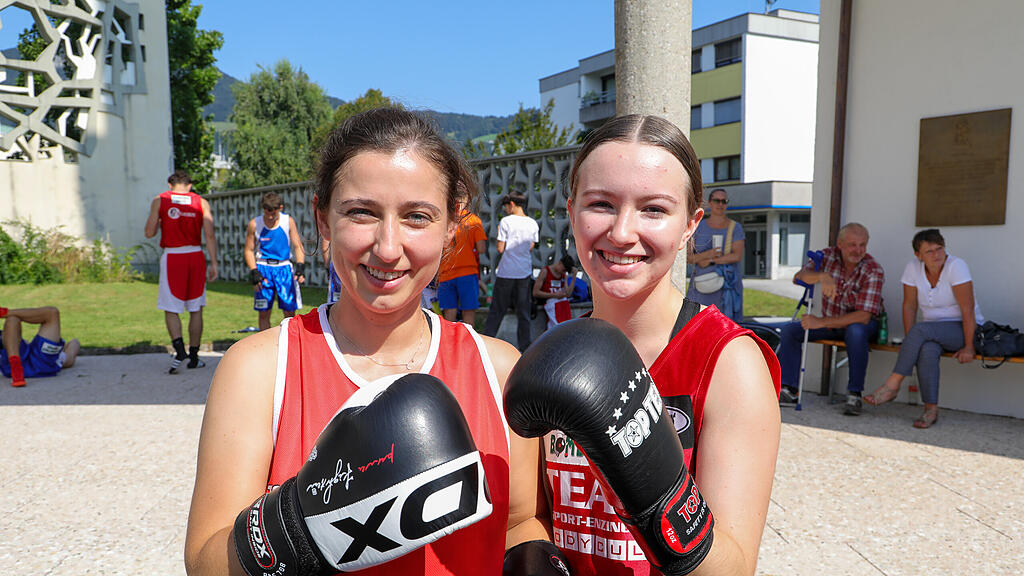 20230826_fmt_Boxen_vor_der_Kirche_mw-1.jpg