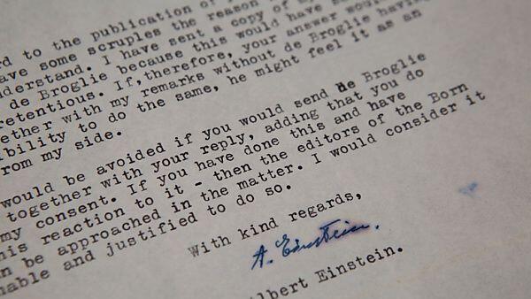 Ein Autogramm von Albert Einstein