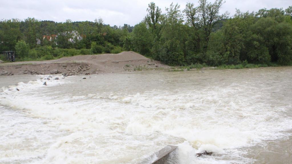 Hochwasser: Lage im Lkr. Traunstein angespannt